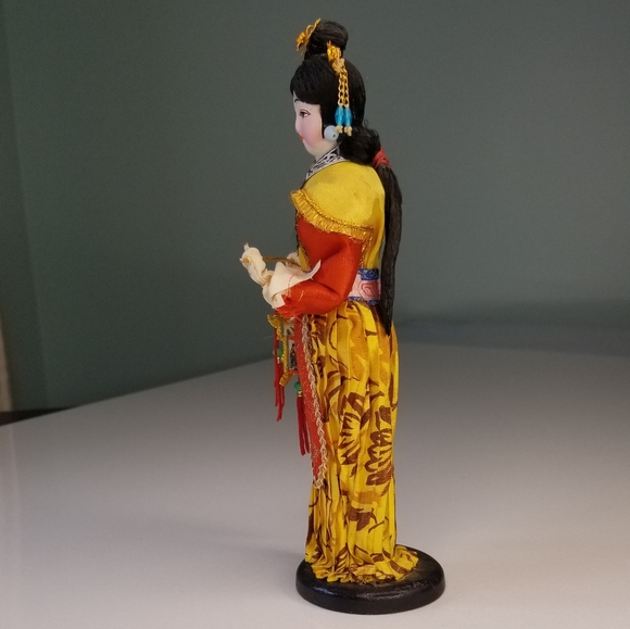 Vintage souvenir Chinese geisha doll - Picture 3 of 9
